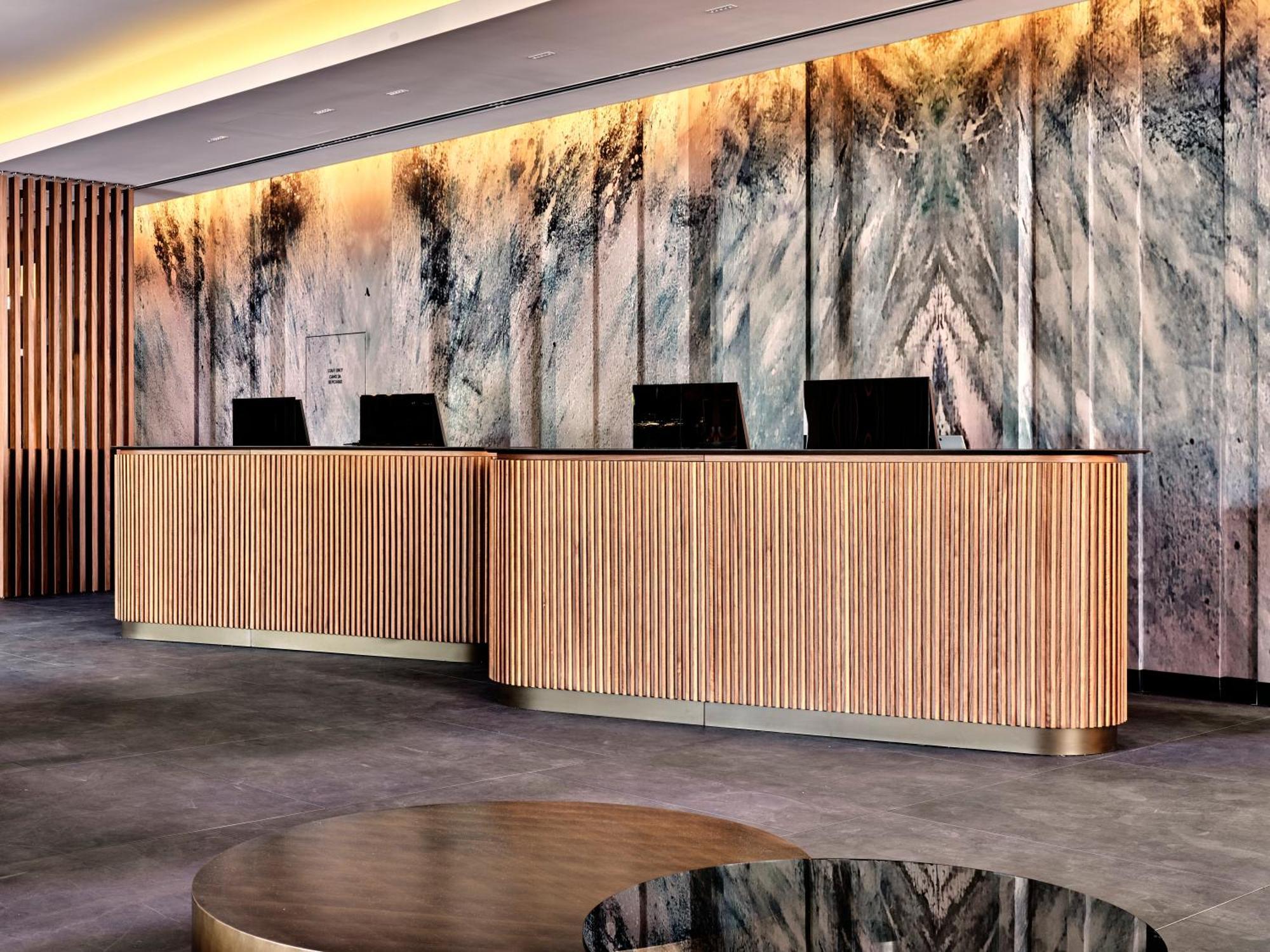 Crowne Plaza By Ihg Hotel