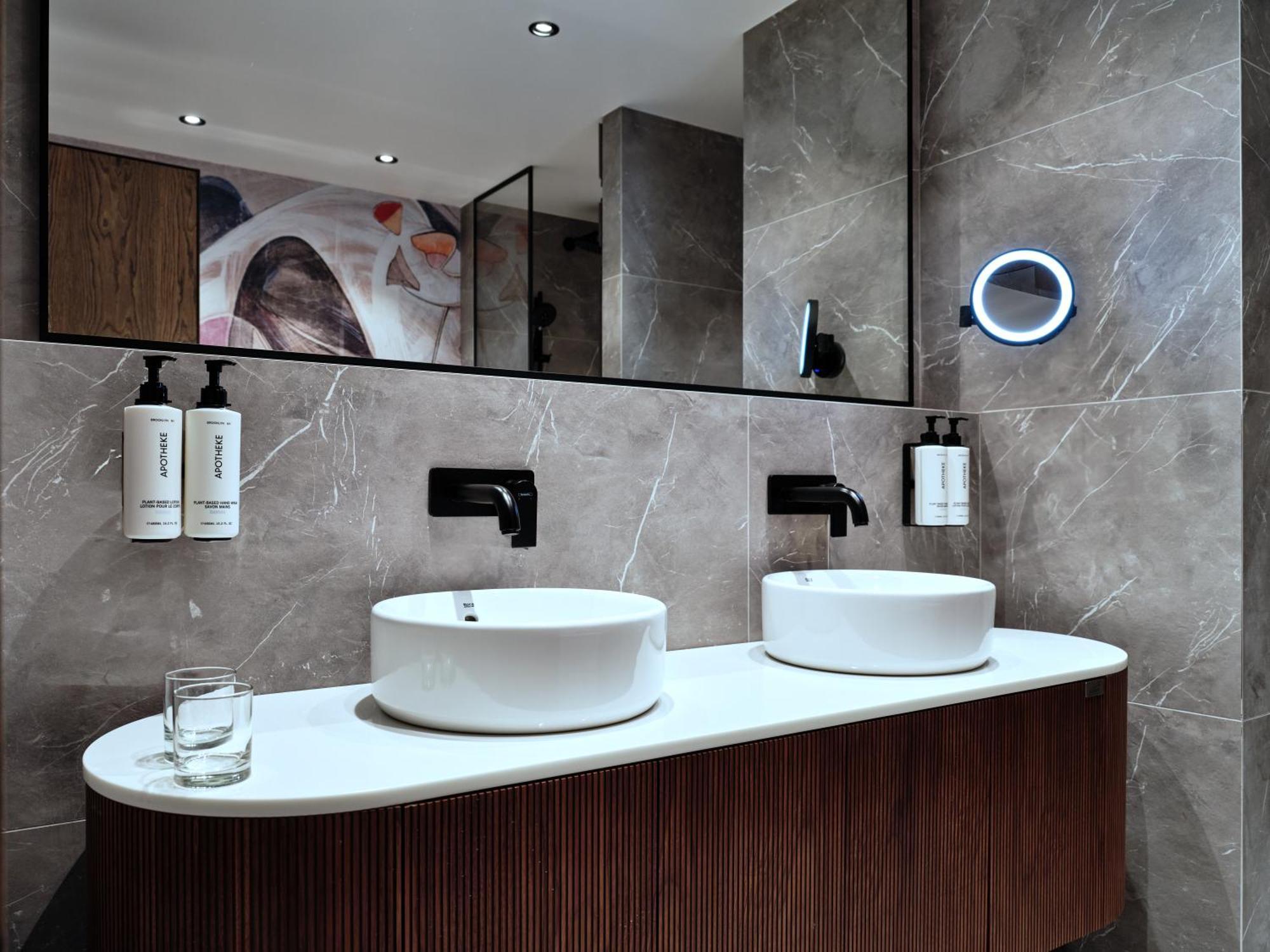 Hotel Crowne Plaza By Ihg 5*