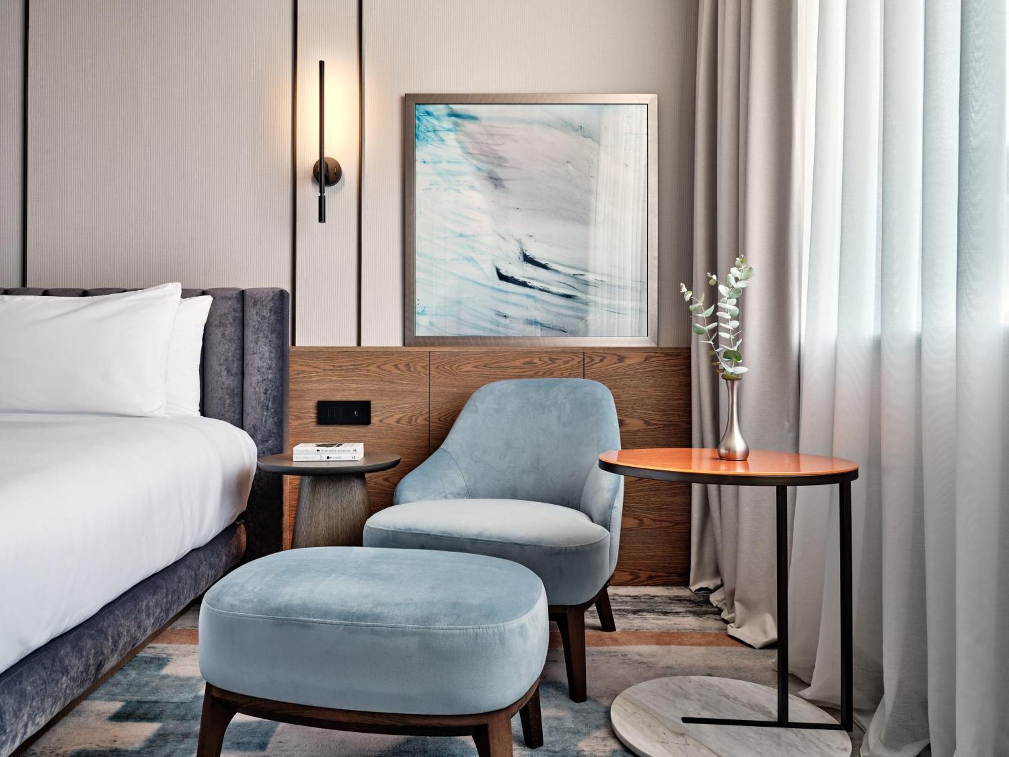 Crowne Plaza By Ihg 5*